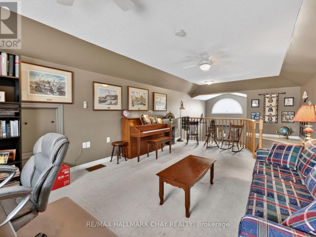 16 SHEPPARD DRIVE, Tay (Victoria Harbour)