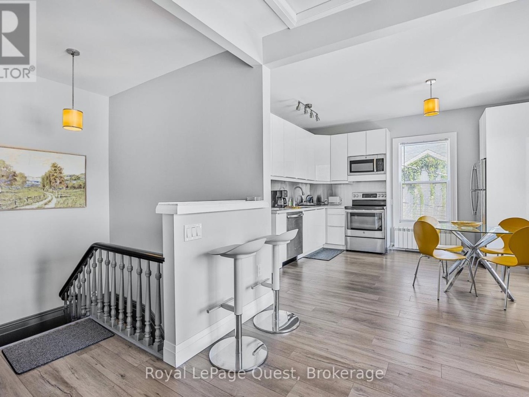 214 MISSISSAGA STREET W, 