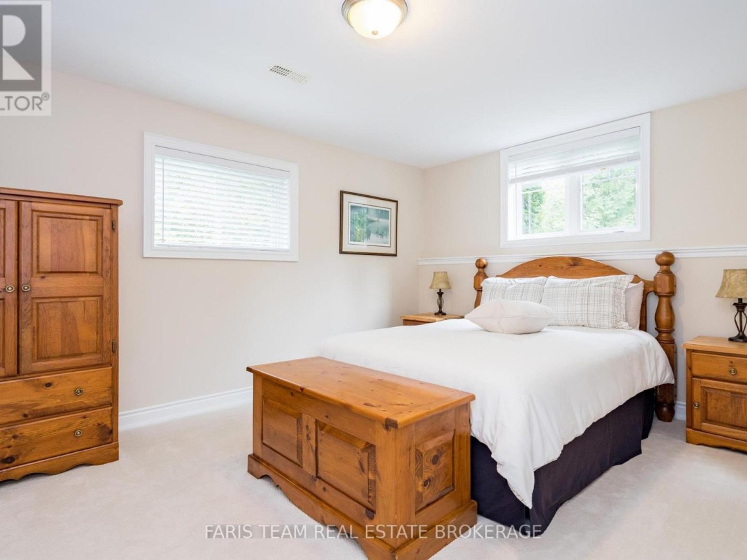 1559 RIMKEY CRESCENT, 
