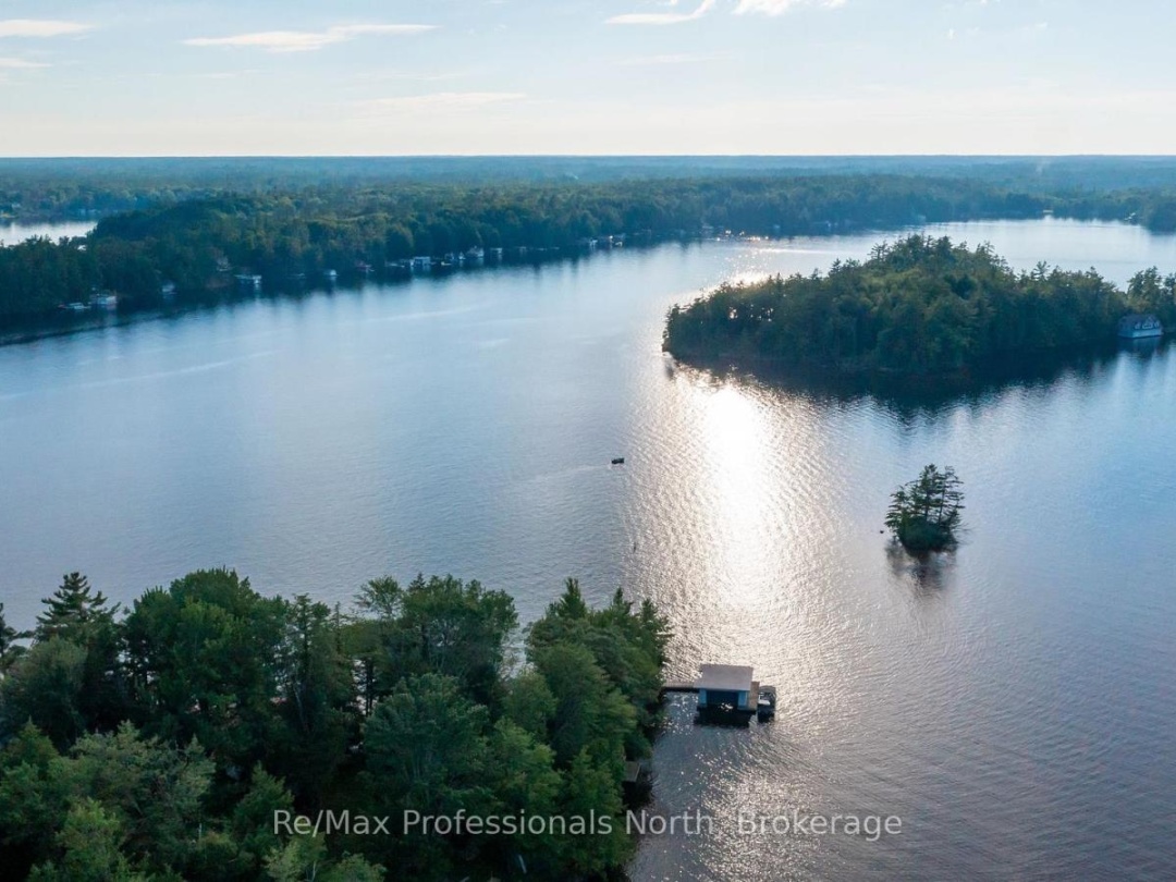 3-4 MB HENRY ISLAND, 