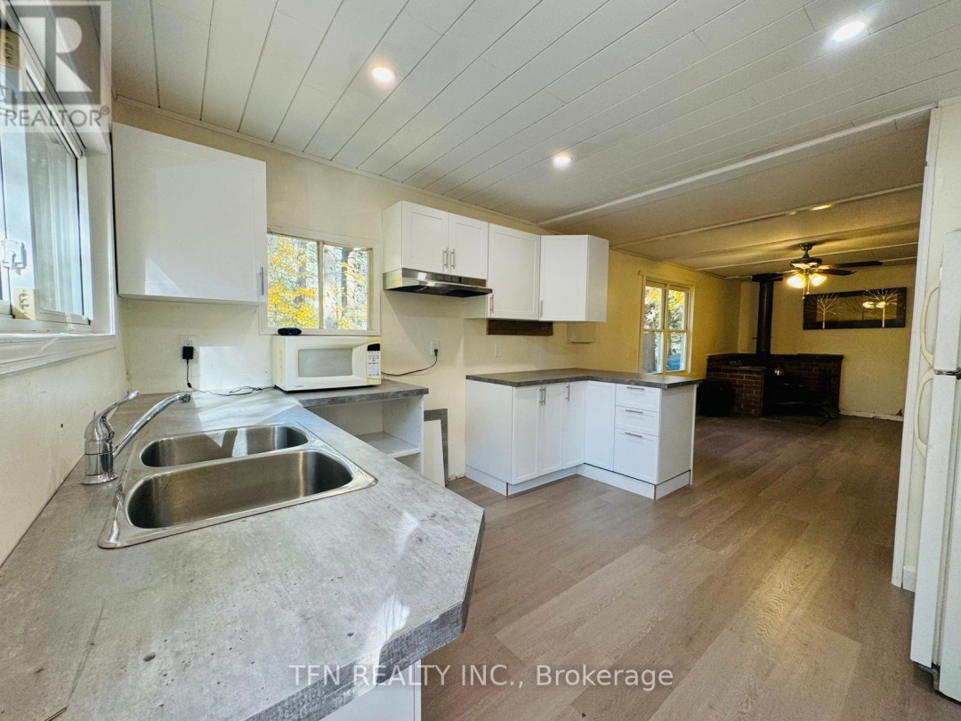 1080 FOUR SEASONS ROAD, Gravenhurst (Morrison)