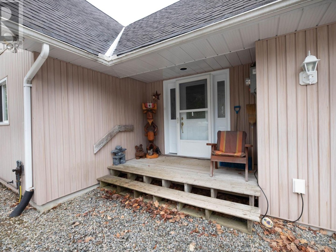 2011 WATTS ROAD, Little Kennisis Lake