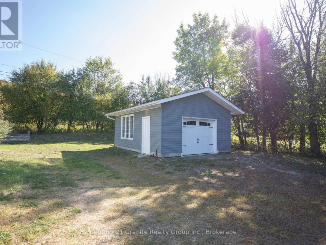 1160 KENNISIS LAKE ROAD, 