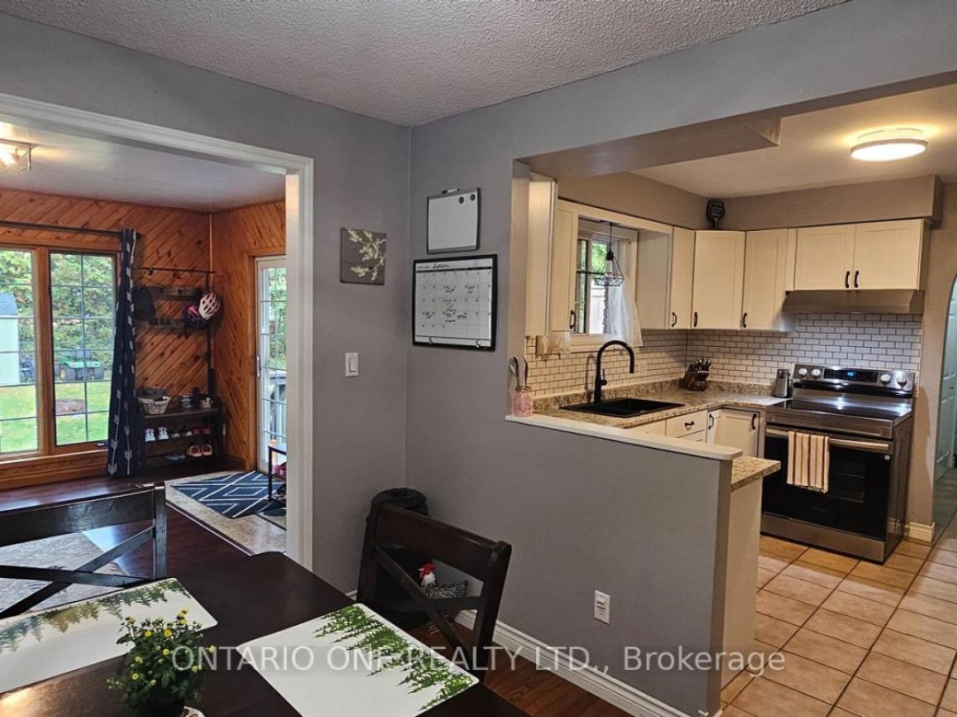 550 MUSKOKA BEACH ROAD, 
