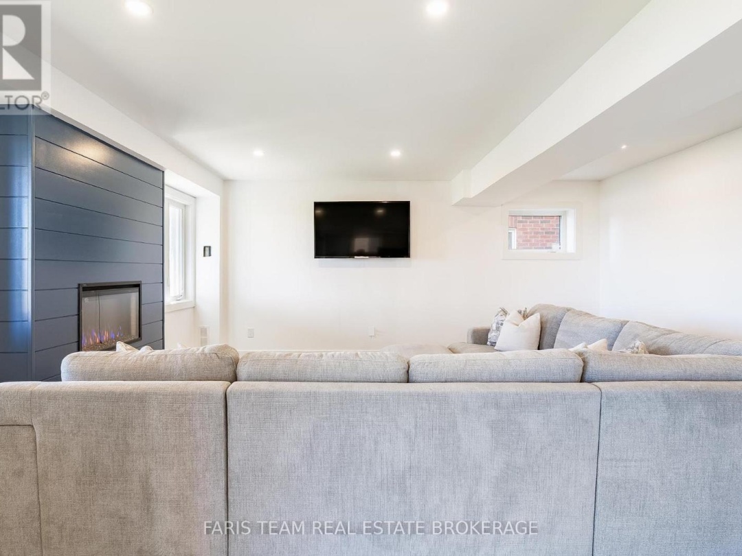 3117 EMPEROR DRIVE, Orillia