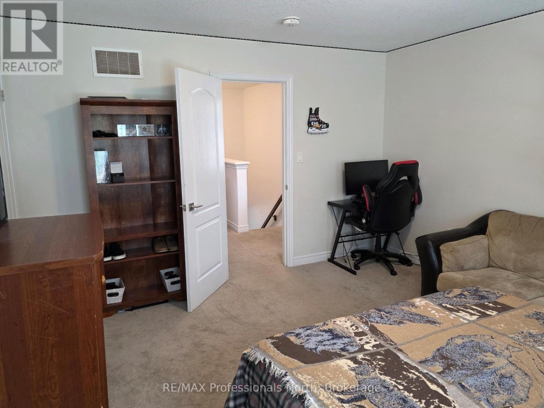 8 SPALDING CRESCENT, Huntsville (Chaffey)