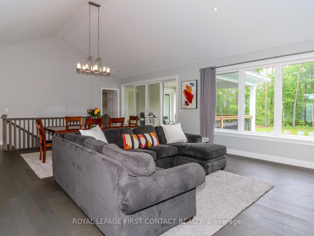 2066 ELANA DRIVE, Severn (Marchmont)