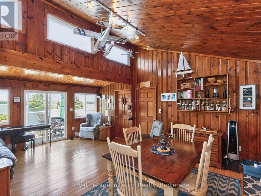 4 IS 270 GEORGIAN BAY ISLAND, 