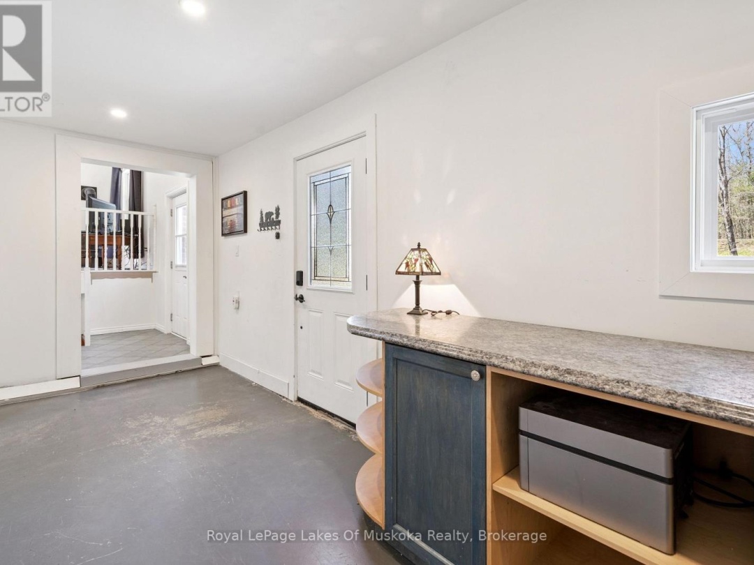 1052 OLD FALKENBURG ROAD, Bracebridge (Macaulay)