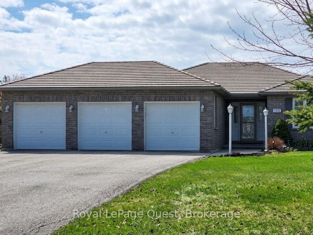 4662 ZACHARY CRESCENT, Ramara (Atherley)