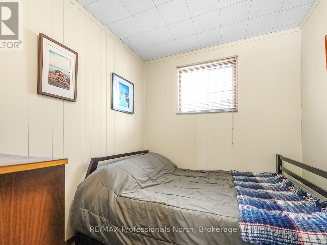 1025 MANITOU ROAD, Little Dudmon Lake