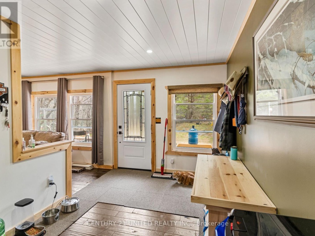 1001 ENGLISH CIRCLE, Tamarack Lake