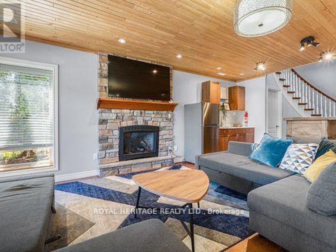 34 HILLS ROAD, Pigeon Lake