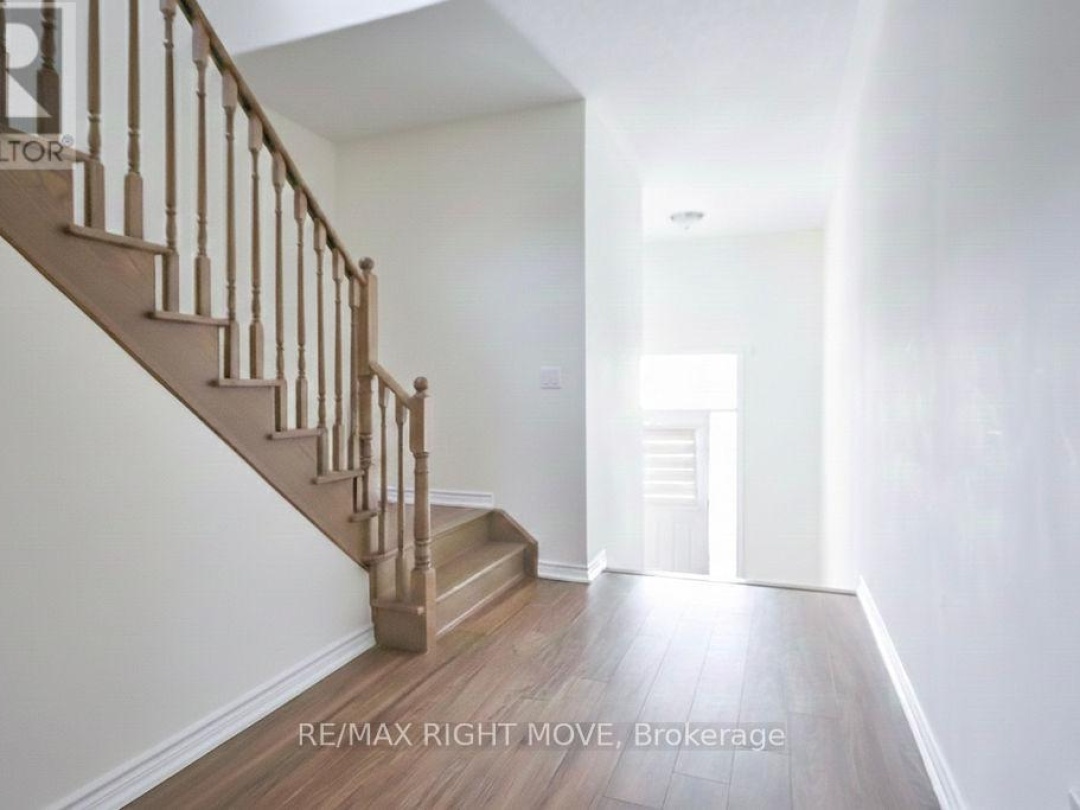 90 ATLANTIS DRIVE, Orillia
