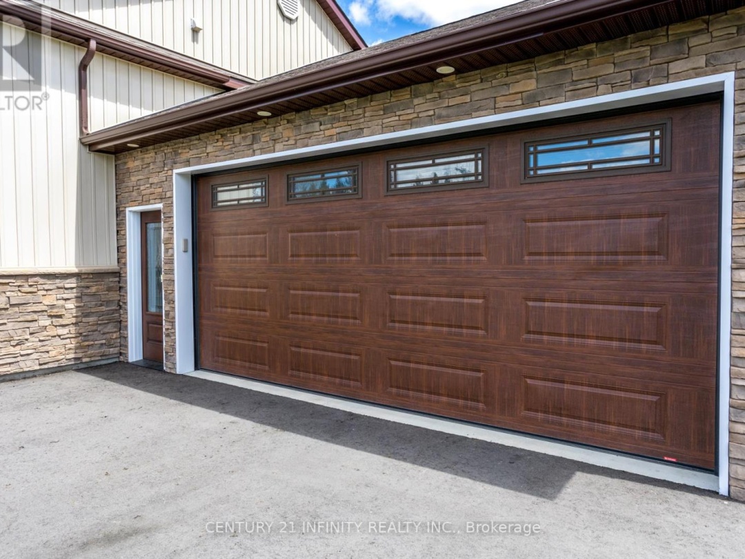 240 Burnt River Road, Kawartha Lakes (Somerville)