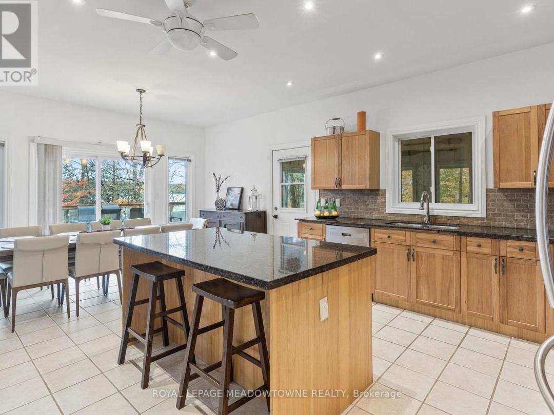 1658 HOSPITALITY ROAD, South Lake