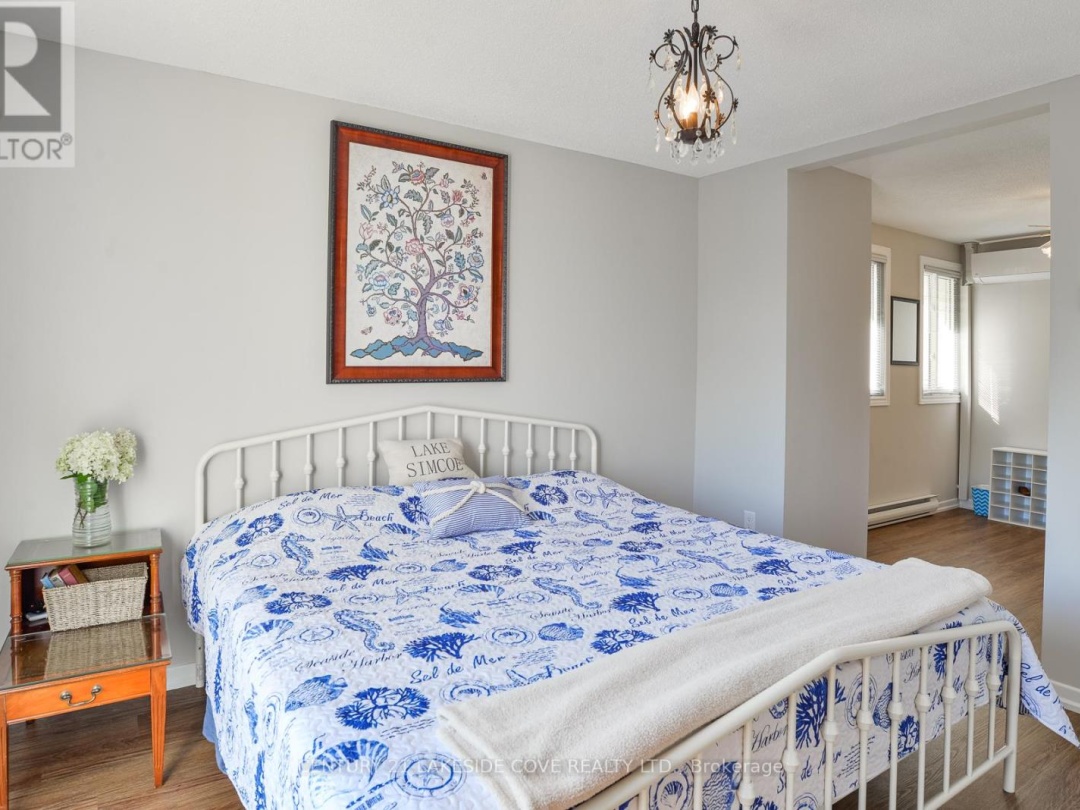 UNIT #6 - 4 PARADISE BOULEVARD, Lake Simcoe