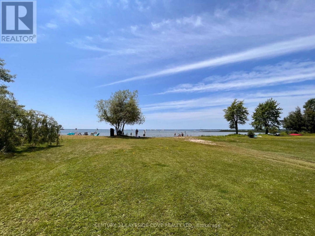 UNIT 29 - 1 PARADISE BOULEVARD, Lake Simcoe