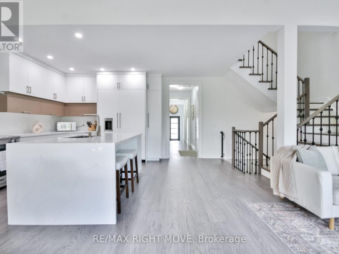 28 - 10 INVERMARA COURT, Lake Simcoe