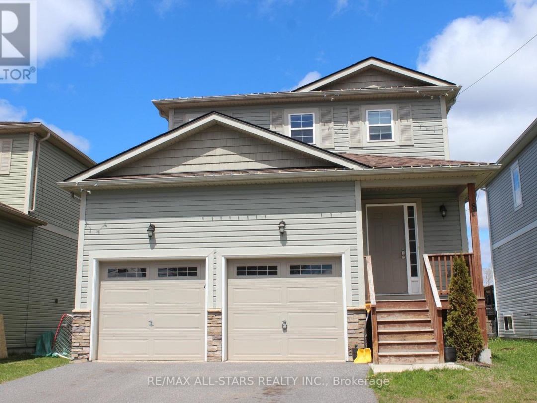 81 DOUGLAS DRIVE, Bracebridge (Macaulay)