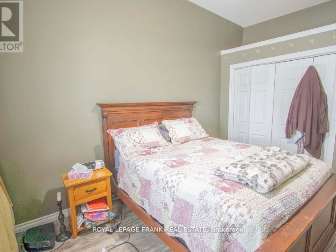 49 MAIN STREET, Kawartha Lakes (Bobcaygeon)
