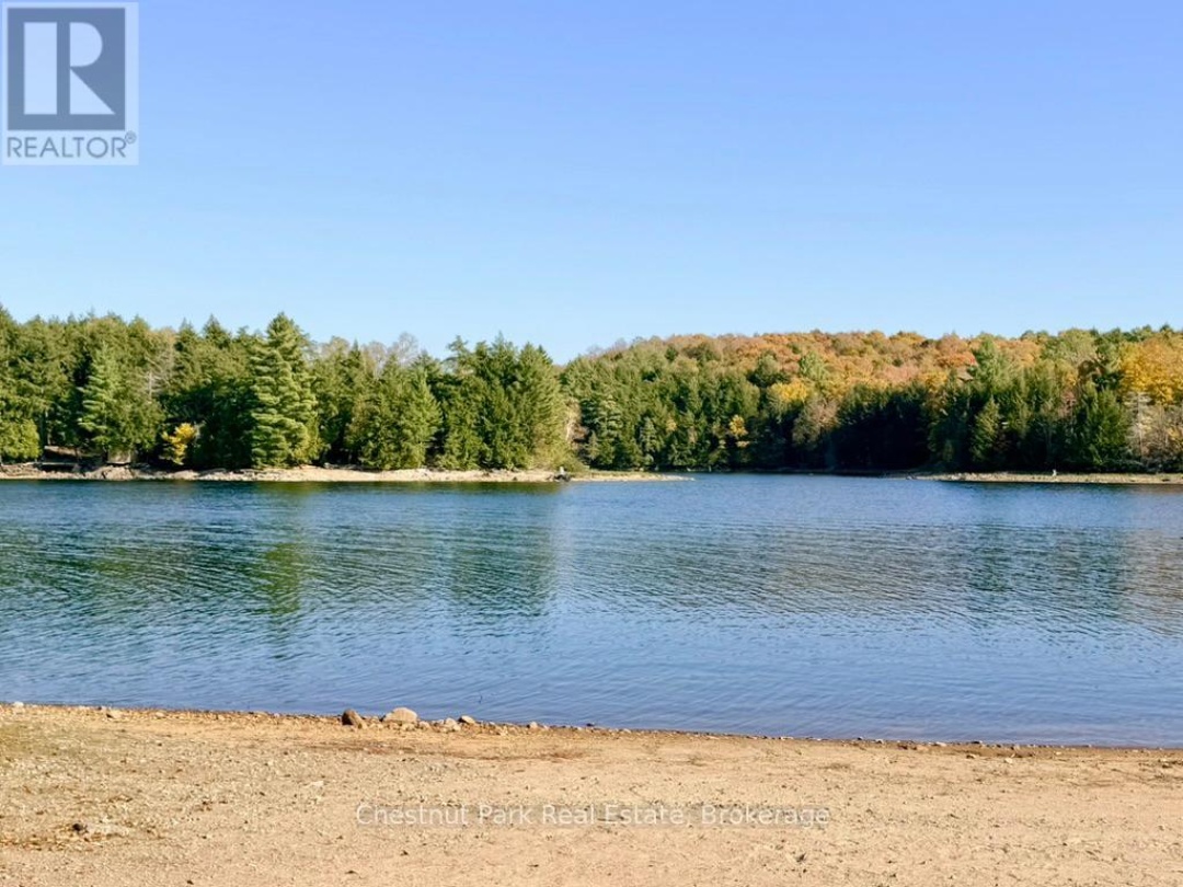 1062 ELMHURST LANE, Kennisis Lake