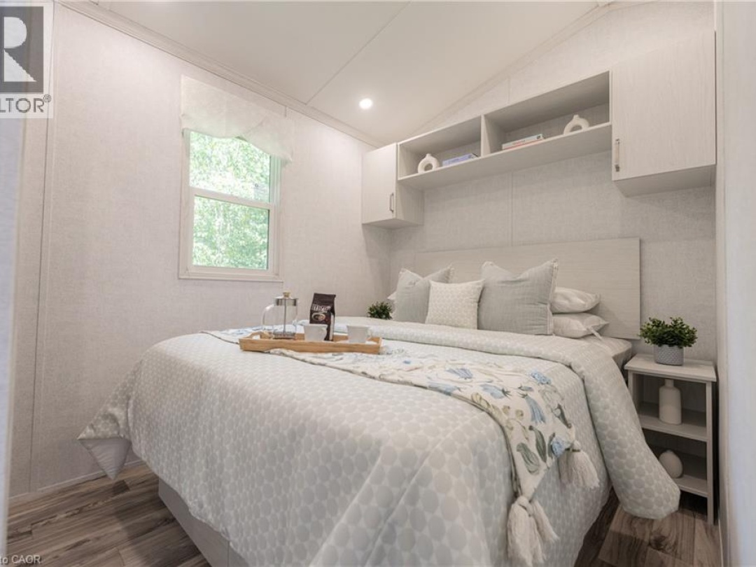 85 HUTCHINSON BEACH Road Unit# B56, Deer Lake