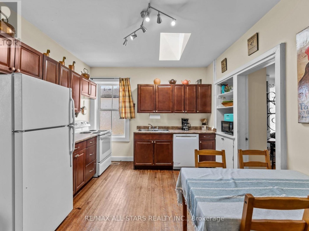 39 FRANCIS STREET W, Kawartha Lakes (Fenelon Falls)