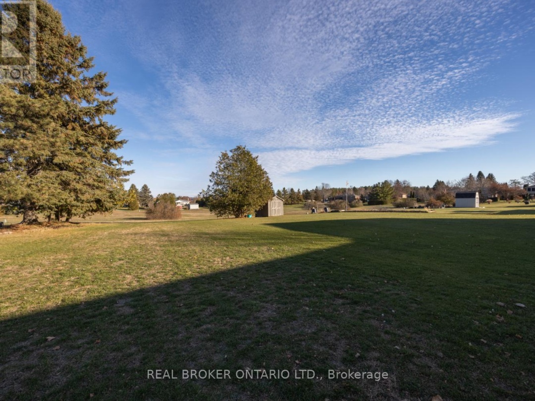 307 THE CAPTAIN'S CORNER, 