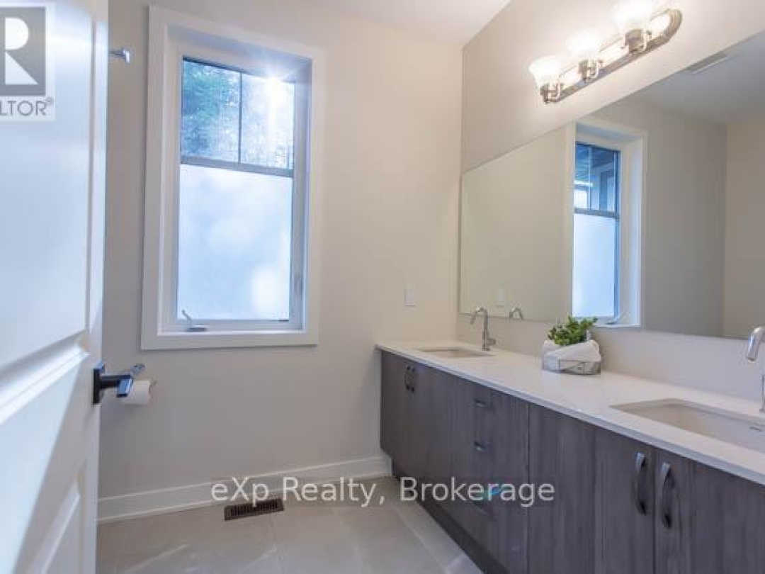 40 - 1052 GREENSVIEW DRIVE, 