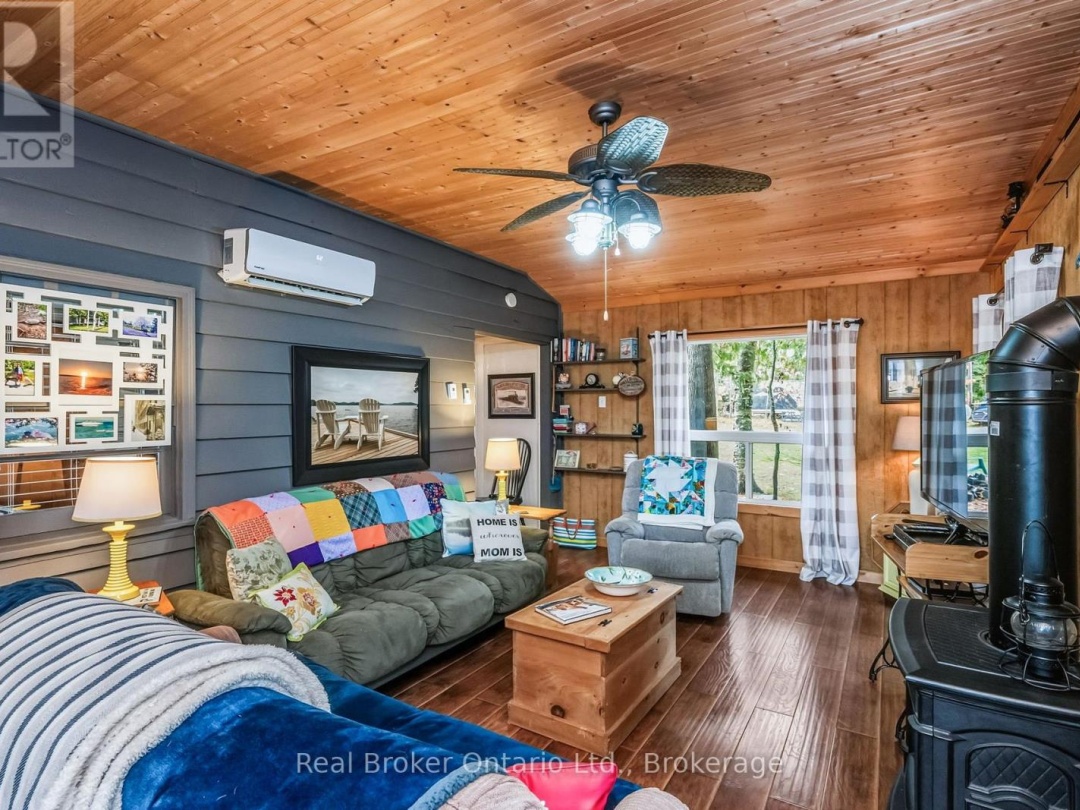 33 GLOUCESTER GROVE, Georgian Bay