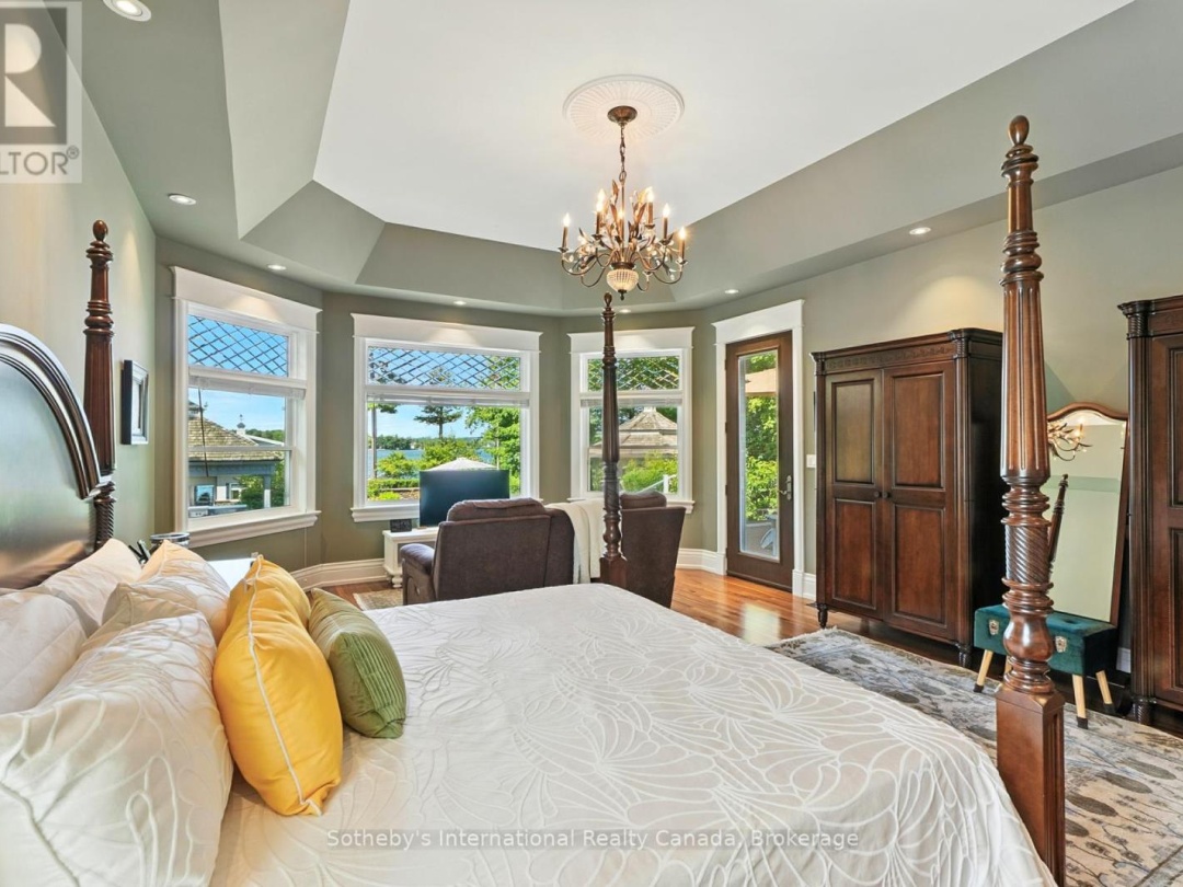 153 CREIGHTON STREET S, Lake Simcoe