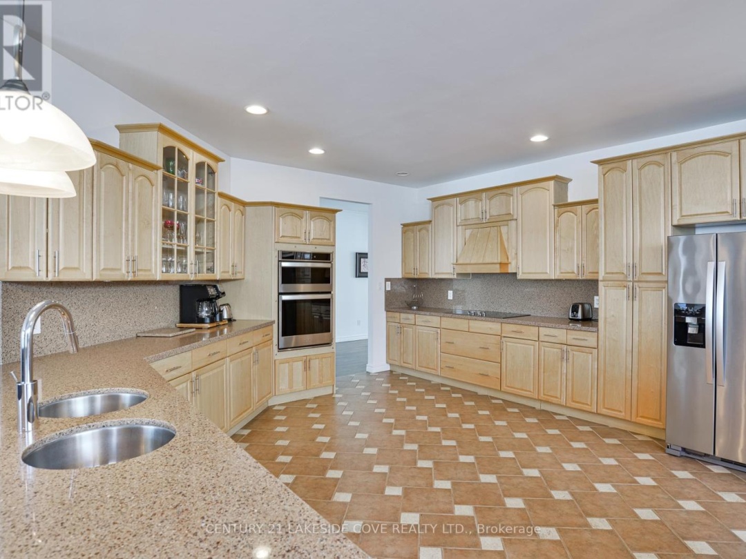17 WILLOW CRESCENT, Lake Simcoe