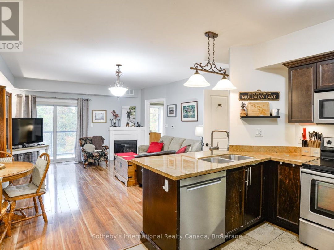 407 - 391 JAMES STREET W, 