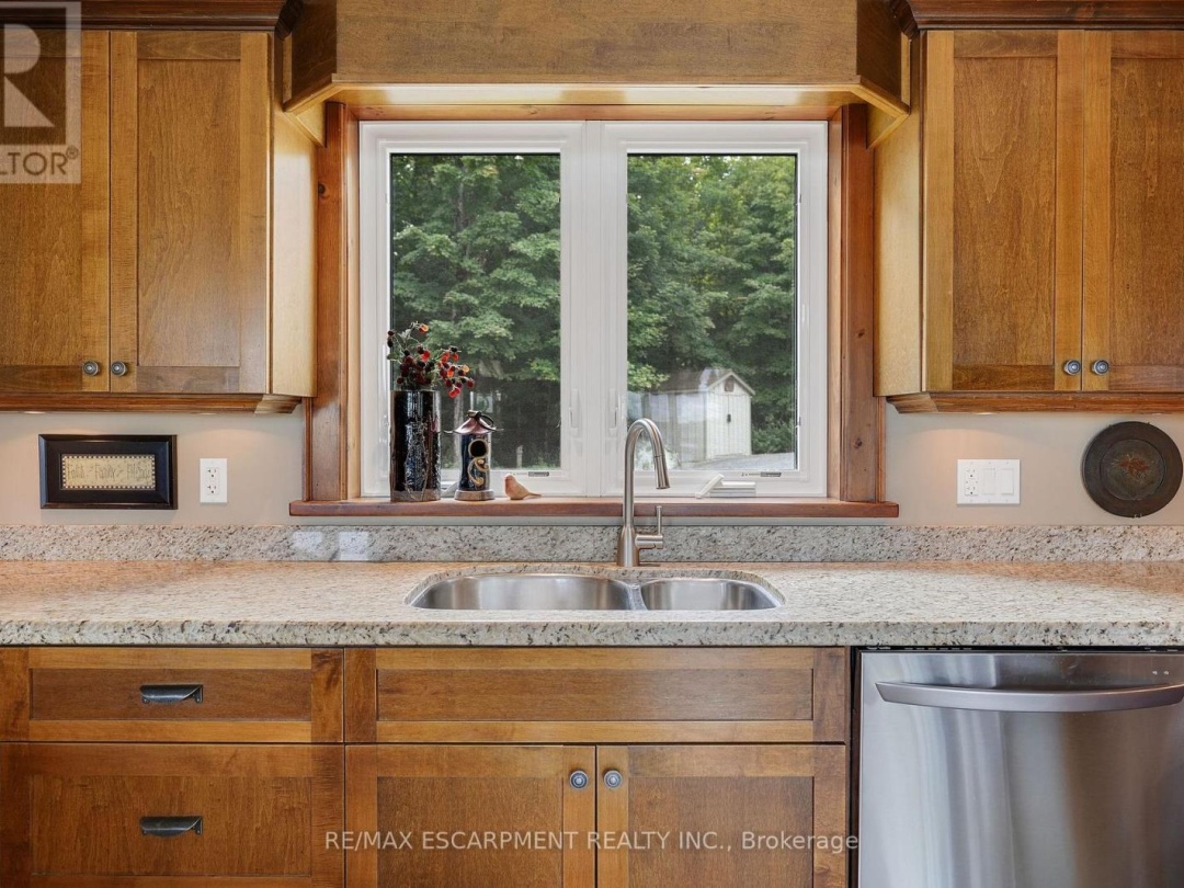36 MANITOUWABING ESTATES ROAD, Manitouwabing Lake