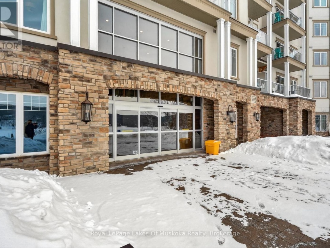 102 - 25 PEN LAKE POINT ROAD, Peninsula Lake