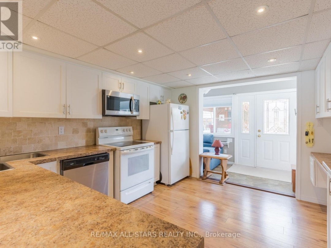 53 HELEN STREET, Kawartha Lakes (Bobcaygeon)