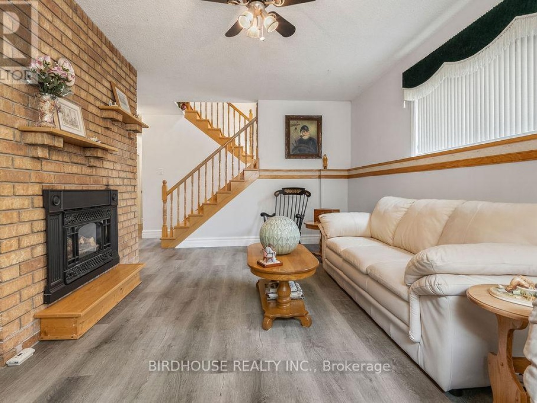 20 DOBLE DRIVE, Kawartha Lakes (Oakwood)