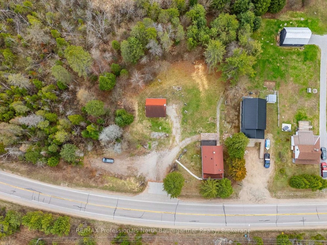 10752 COUNTY ROAD 503, Highlands East (Glamorgan)