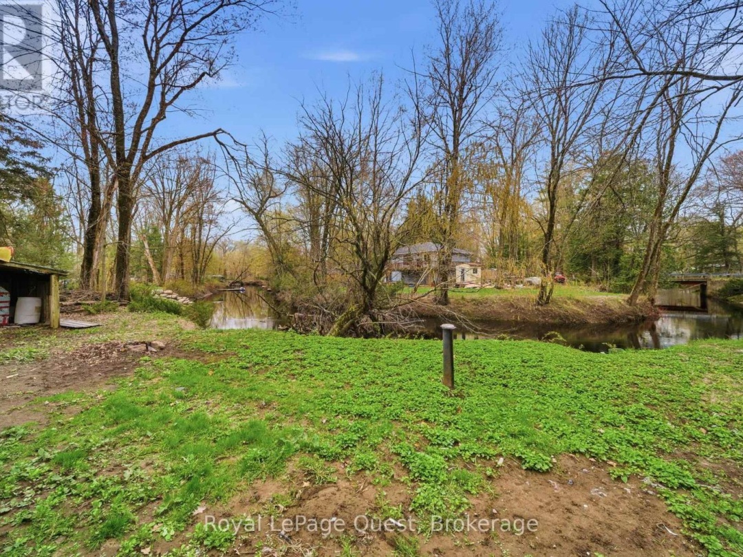 7476 ASH CRESCENT, Black River