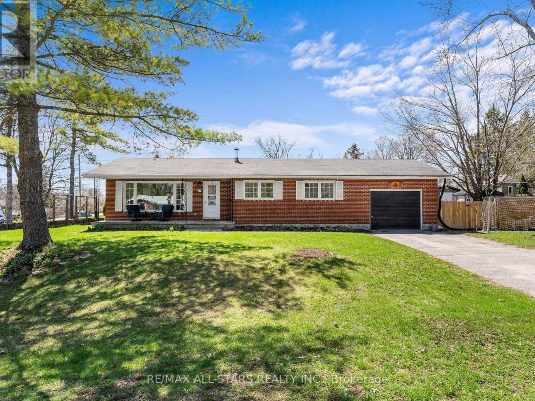49 KENNEDY DRIVE, Kawartha Lakes (Fenelon Falls)