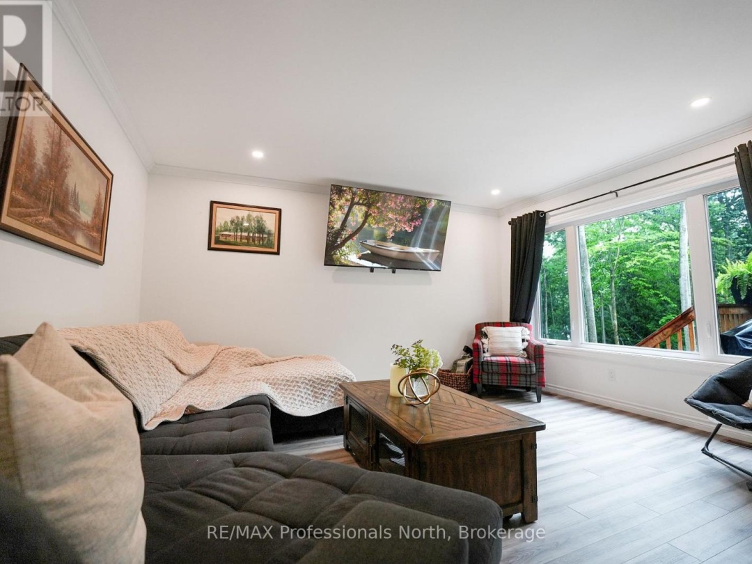 1065 HENDERSON'S ROAD, Minden Hills (Lutterworth)
