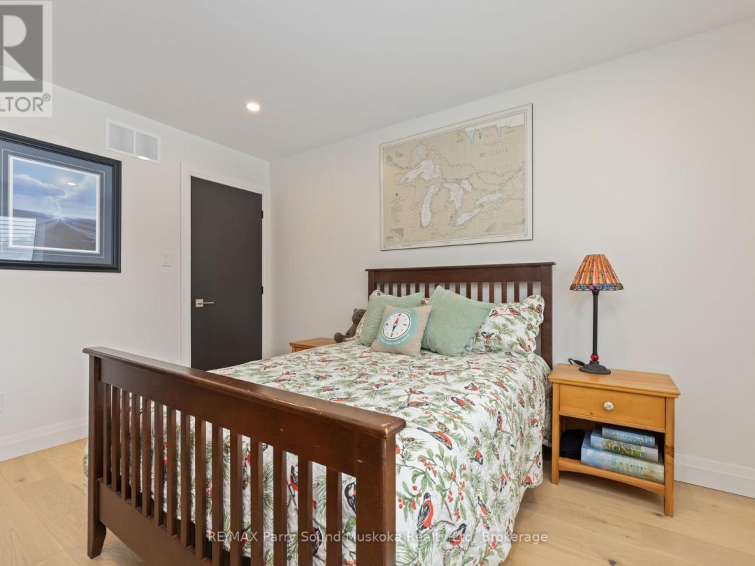 44 DENNIS DRIVE, Parry Sound