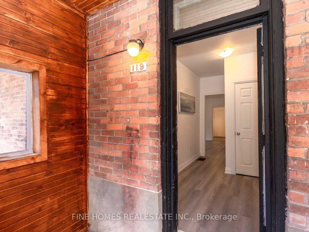 119 ALBERT STREET S, 