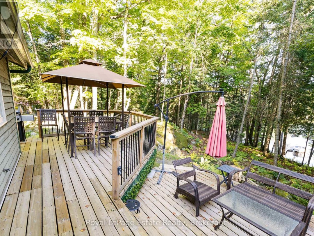 1157 BETWEEN LAKES TRAIL, 