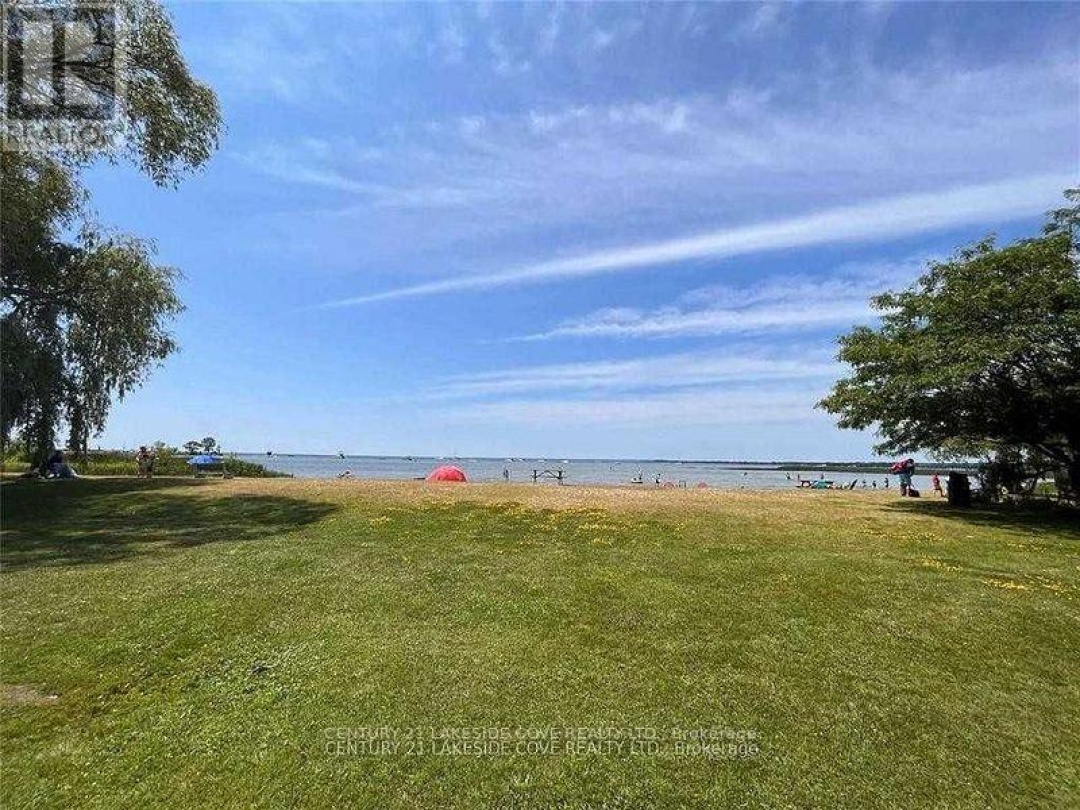 Unit 16 2 Paradise Boulevard, Simcoe Lake