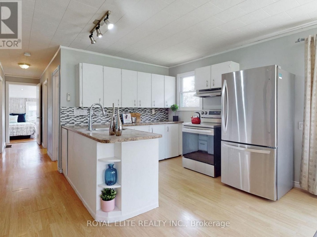 3965 HILLTOP ROAD, 