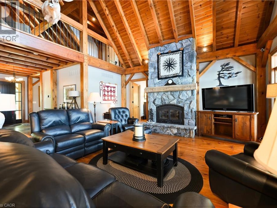 990 HASKETT'S Drive, Six Mile Lake