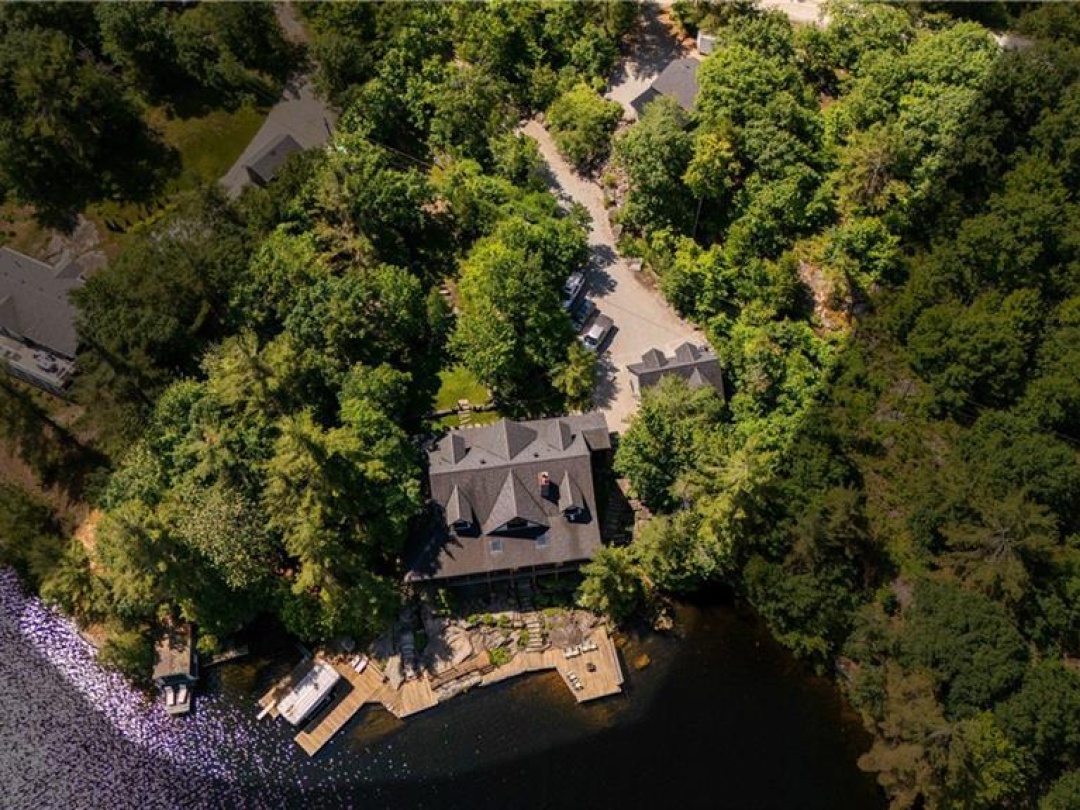 990 HASKETT'S Drive, Six Mile Lake