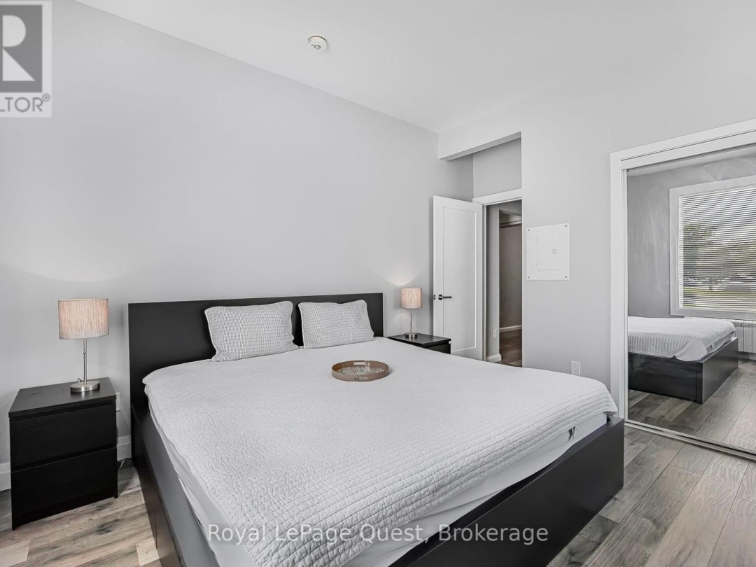 214 MISSISSAGA STREET W, 